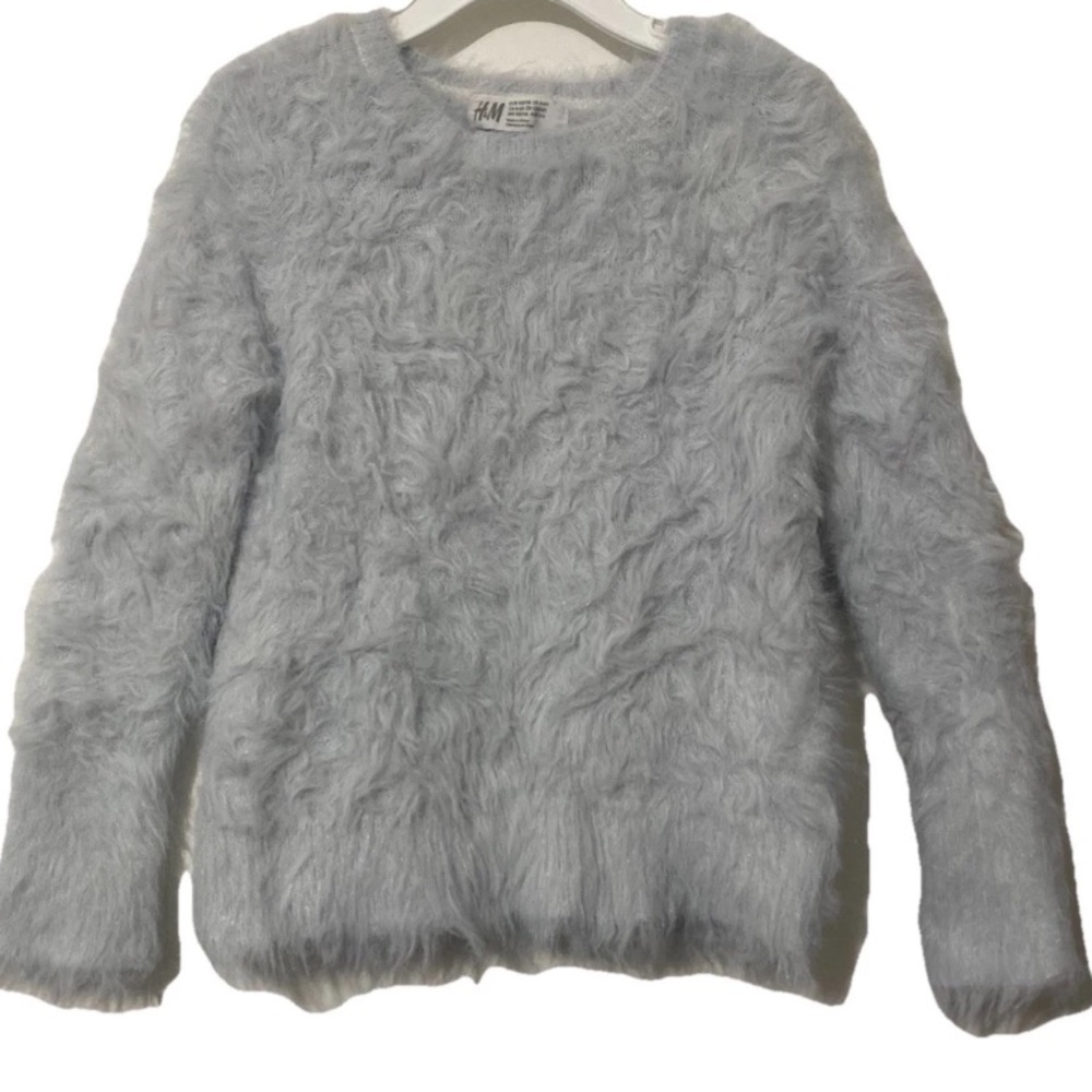 H&M Girls Size 4-6 Fuzzy White Furry Kids Sweater Top Excellent Condition